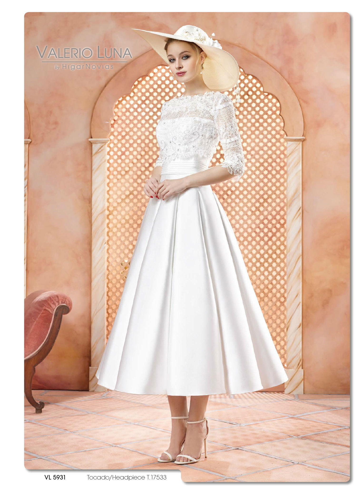 Este vestido que veis es de líneas sencillas hecho en mikado, un